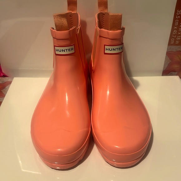Hunter boots, Girls szUS 4B/5G peach/pink in color - Picture 1 of 6